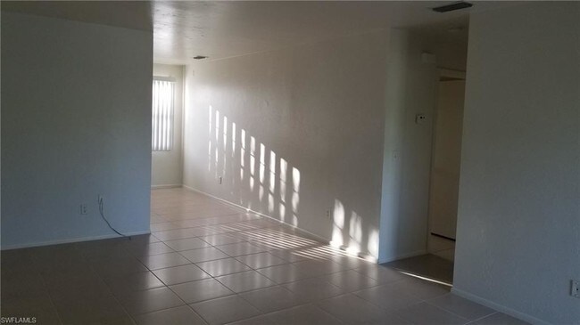 Foto del edificio - 4617 SW 8th Pl