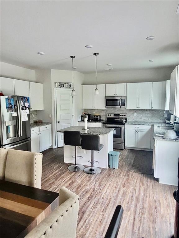 Foto del edificio - 1083 Lyndhurst Ln