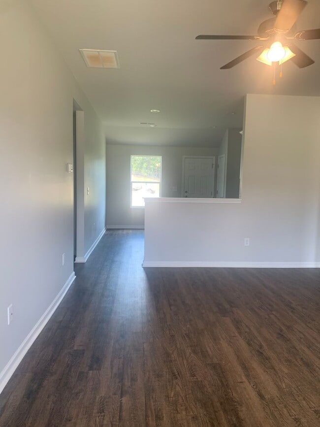 Foto del edificio - 144 Lakeside Way