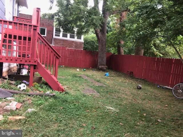 Foto del edificio - 748 Thayer Ave