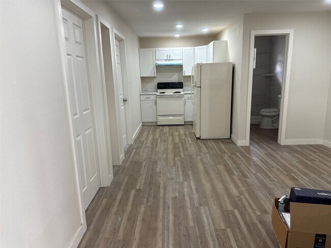 Foto del edificio - 2434 Lidstone St