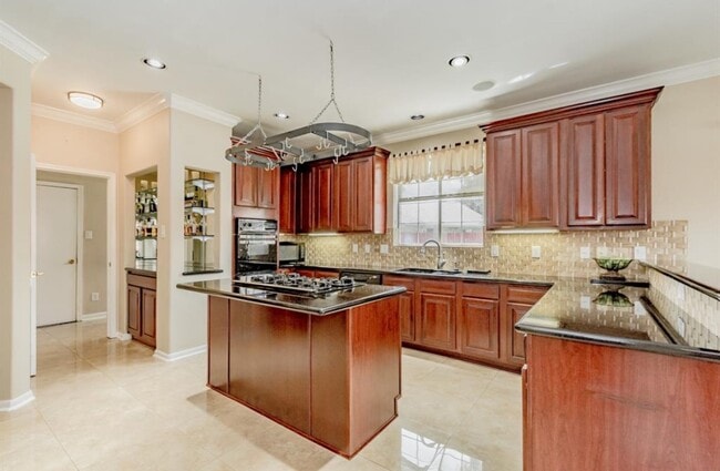 Building Photo - 303 N Elder Grove Dr