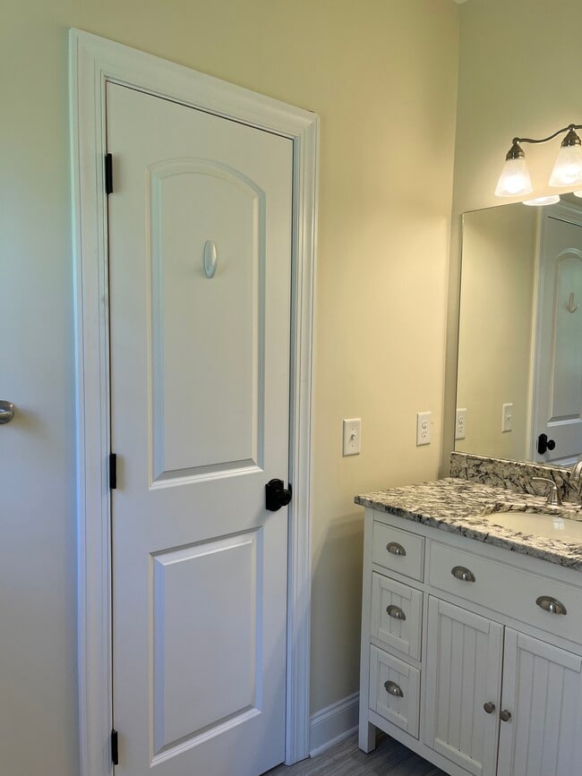 Foto del edificio - 8365 Wallace Wood Rd