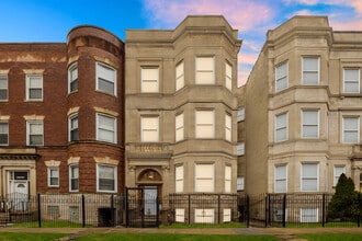 Building Photo - 5439 S Indiana Ave