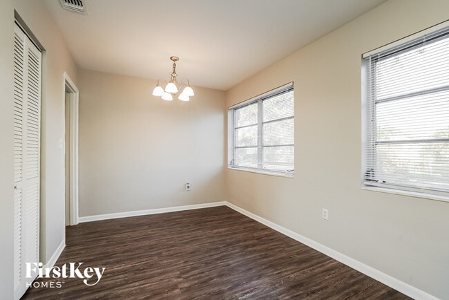 Building Photo - 21586 Edgewater Dr