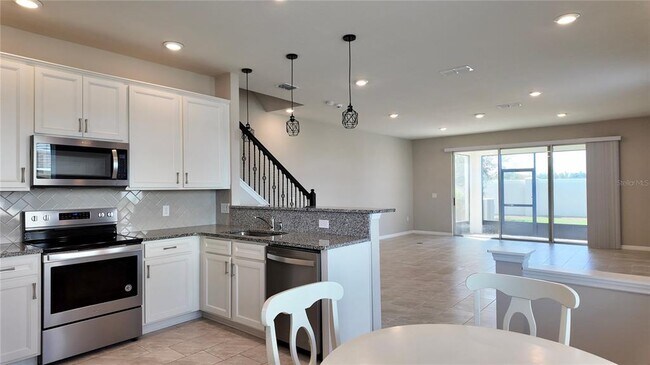 Foto del edificio - 3836 Grassland Dr