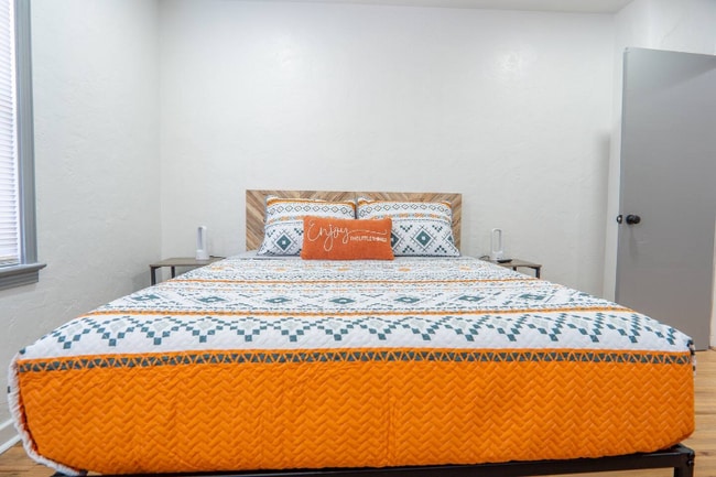 Foto del edificio - 2008 Page Ave