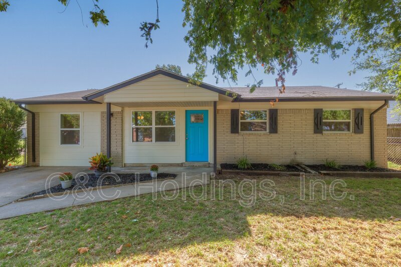 Primary Photo - 403 201st E Ave