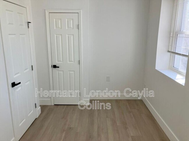 Foto del edificio - 5832-5834 Etzel Avenue