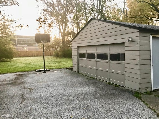 Building Photo - 3 br, 1 bath House - 5553 Burns Rd