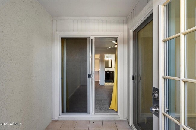 Building Photo - 521 W Hononegh Dr
