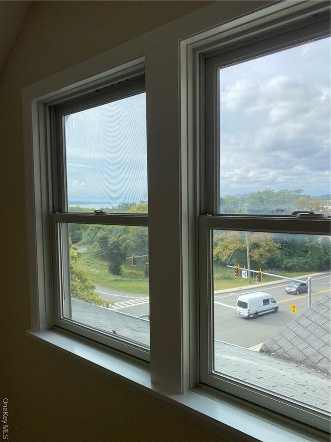 Building Photo - 49 Croton Point Ave