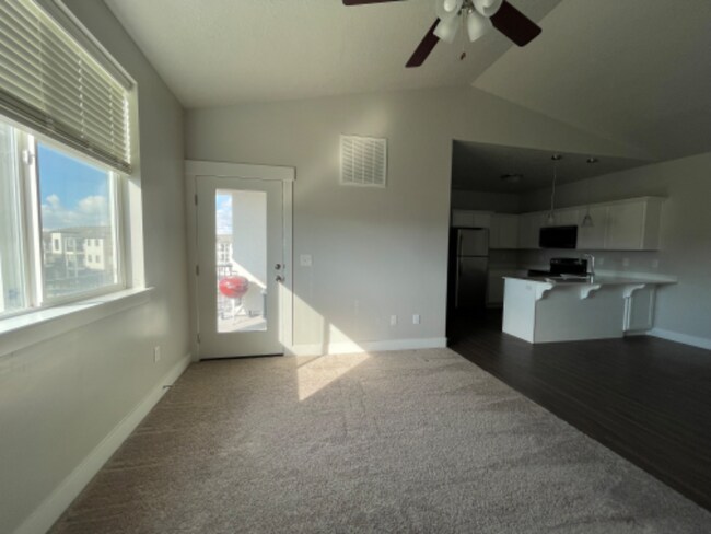Building Photo - 761 N 260 W