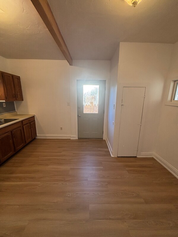 Foto del edificio - 340 N Franklin St