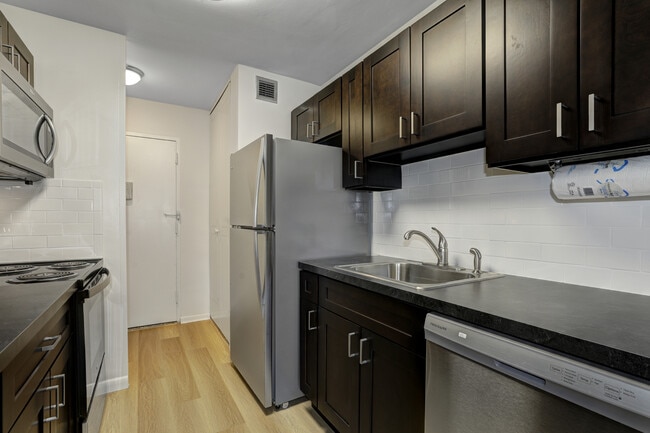 Building Photo - Highgate Apartments