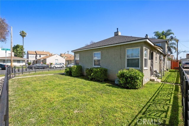 Foto del edificio - 15702 Halldale Ave