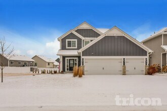 Building Photo - 14060 Ailesbury Ave