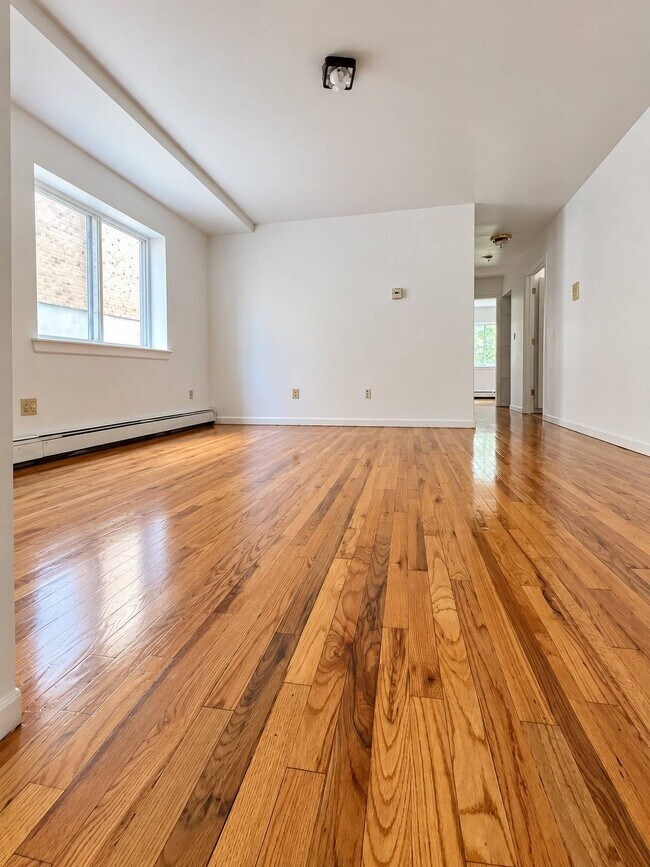 Foto del edificio - 4336 Baychester Ave