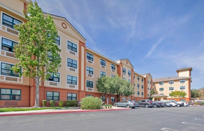 Building Photo - Furnished Studio-Los Angeles - Burbank Airport