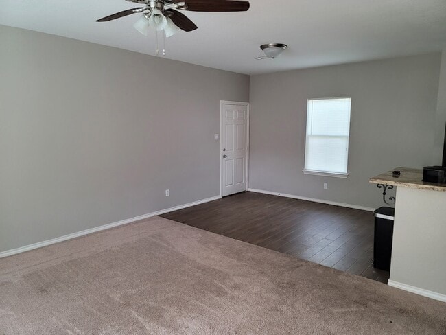 Foto del edificio - 517 1/2 Atchison Street Unit