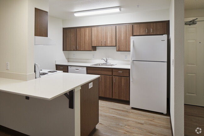 Building Photo - 643 Manbrin Dr NE
