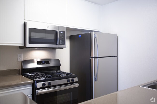 2HAB, 2BA - 940 ft² - Tarzana Terraces