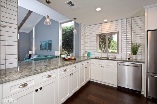 Building Photo - 3 br, 2 bath Condo - 139 Via Coronado