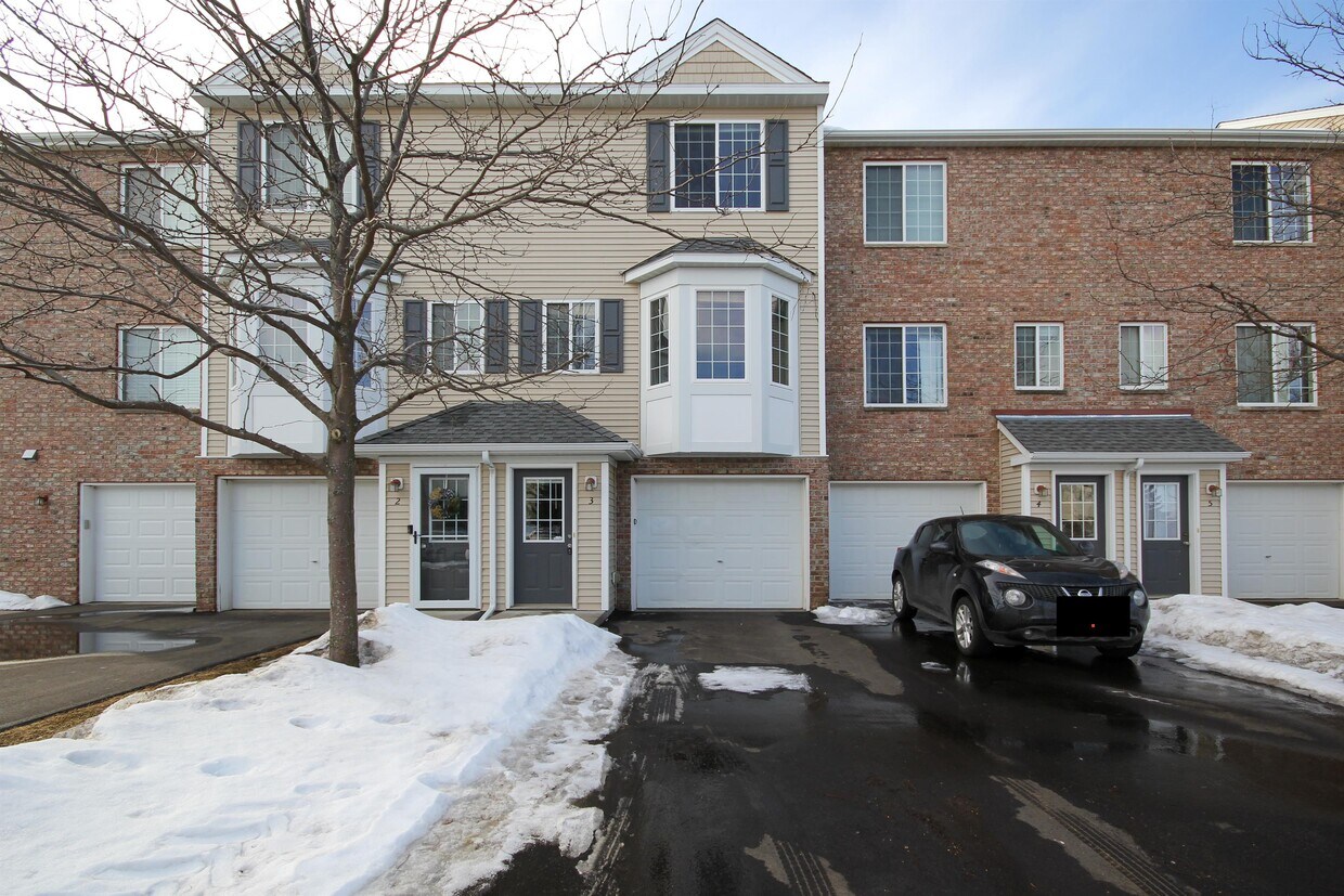Primary Photo - 4826 Elm Dr N