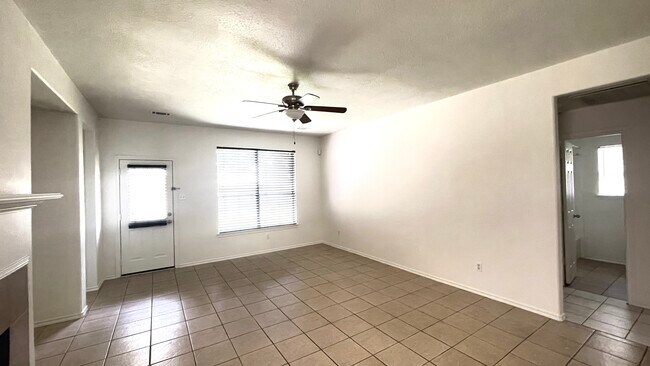 Foto del edificio - 12914 Pinehall Ln