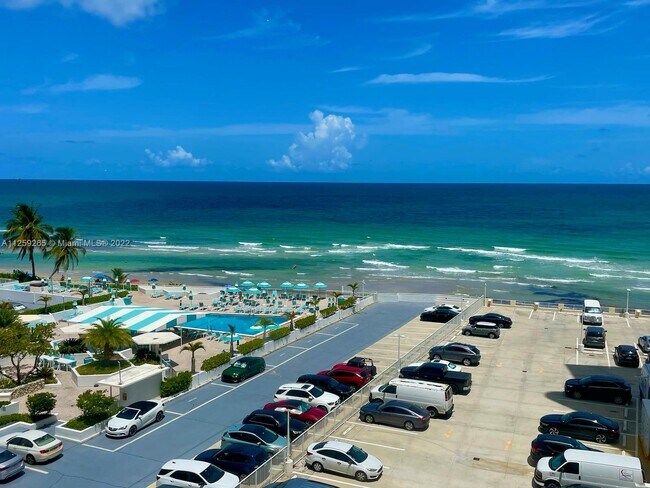 Foto del edificio - 3180 S Ocean Dr