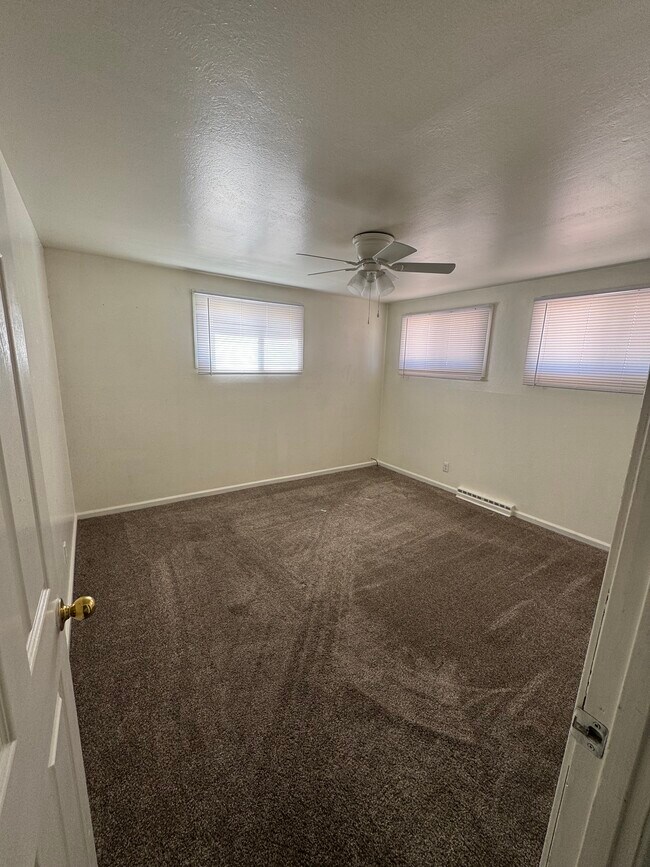 Dormitorio número uno - 1622 Jerry Murphy Rd