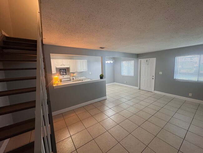 Foto del edificio - Open House Friday 8/8/25 Saturday 8/9/25 f...