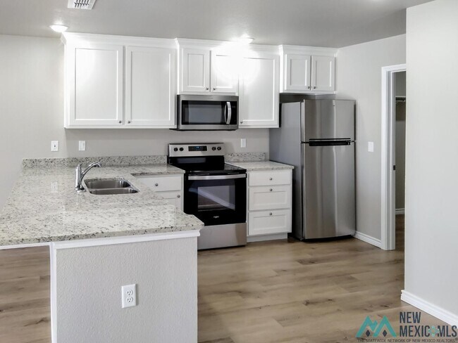 Foto del edificio - 3136 Westminster Drive