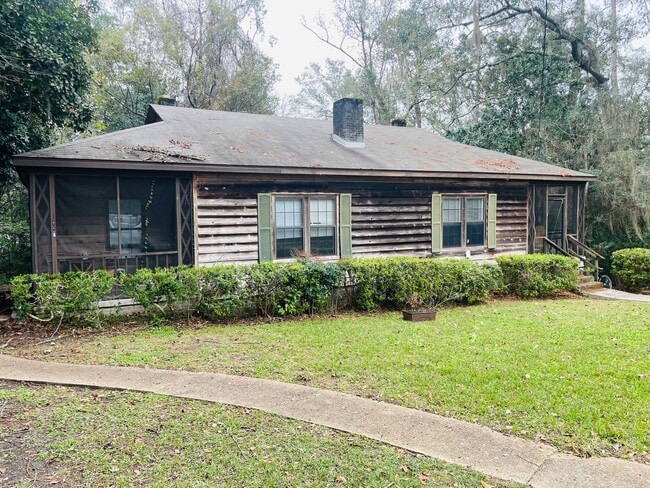 Log cabin style duplex near TMH - Log cabin style duplex near TMH House