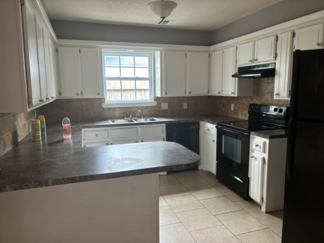 Foto del edificio - 847 SE Lomond Ln