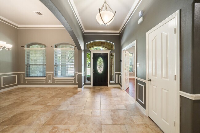 Foto del edificio - 1019 Monarch Oak Dr