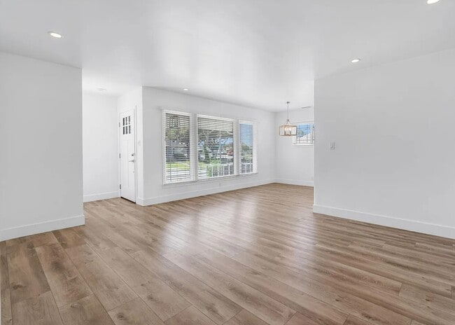 Building Photo - 15017 Bodger Ave