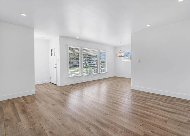 Foto del edificio - 15017 Bodger Ave