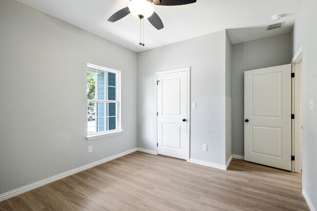 Foto del edificio - "Charming 3-Bedroom Denison Home with Gran...