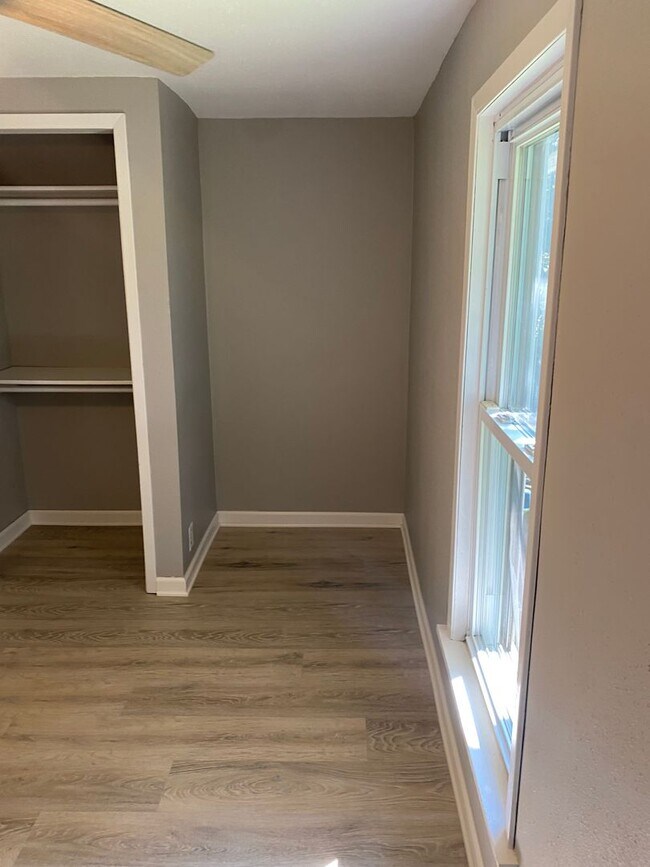 Foto del edificio - 5 Bed 2 Bathroom Home in Whitewater
