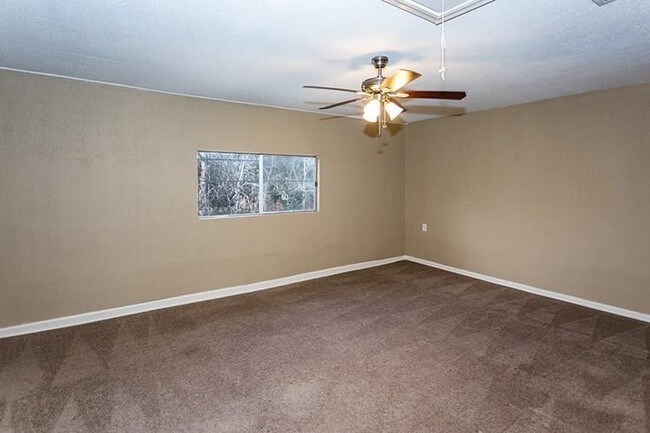 Building Photo - 307 Lakeside Dr
