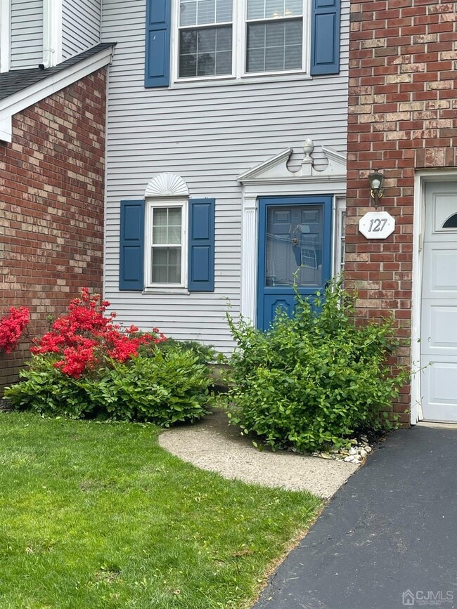 Building Photo - 127 Topaz Dr