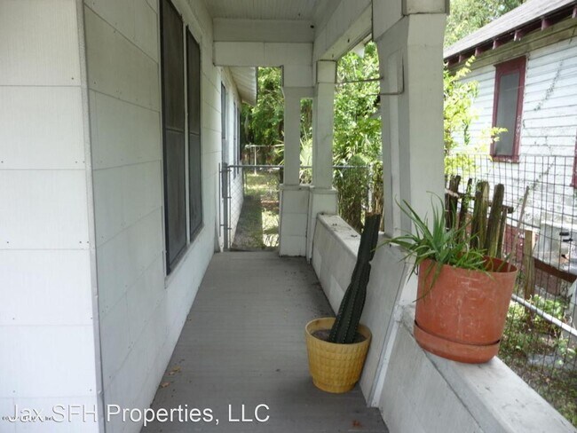 Building Photo - 2 br, 1 bath House - 43 W 23rd Street