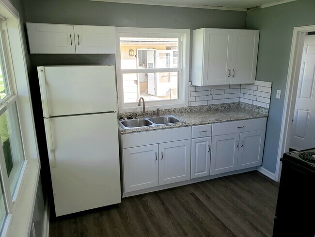 Kitchen - 4137 NE Winn Rd