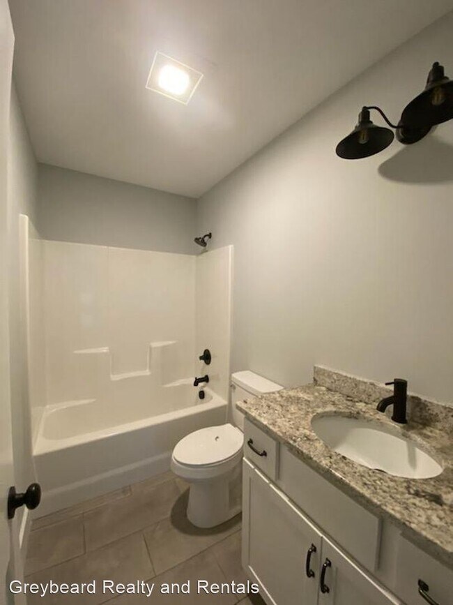 Foto del edificio - 3 br, 2.5 bath House - 611 Salem Heights Lane