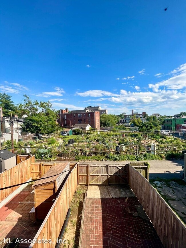 Building Photo - 2 br, 1.5 bath House - 1431 South Carolina...