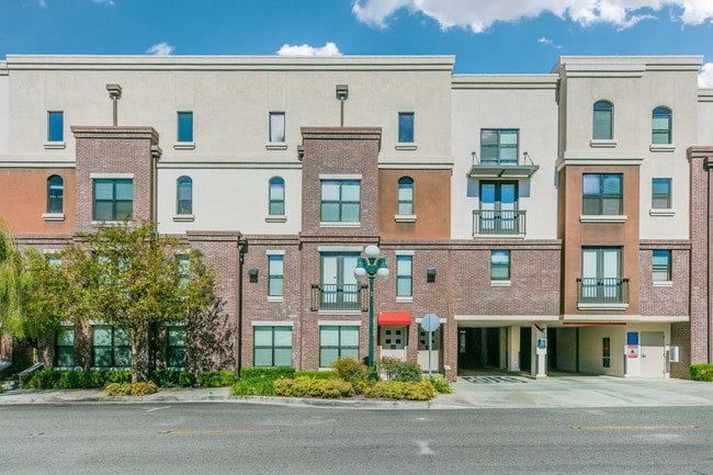 Building Photo - 139 W Colorado Blvd