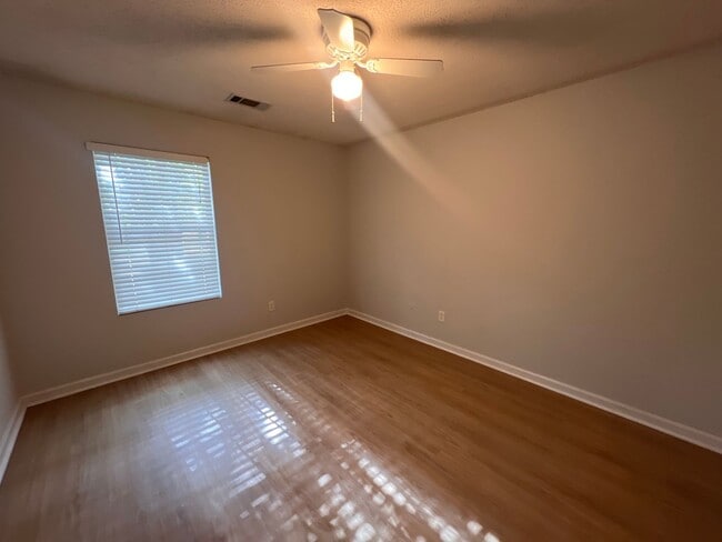 Photo - Center 628-630 Apartment