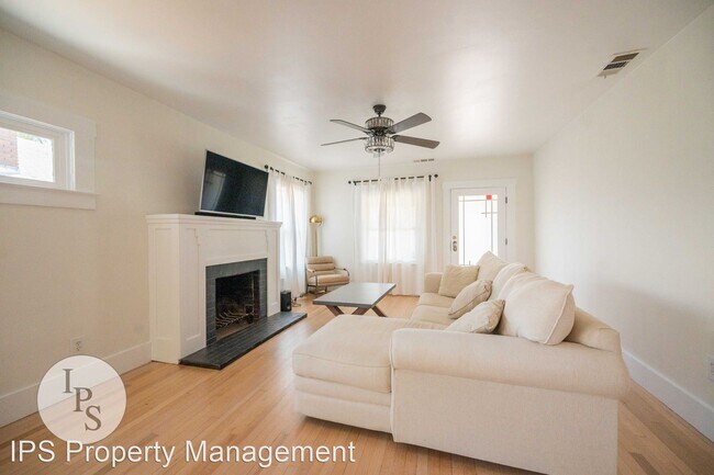 Foto del edificio - 3 br, 2 bath House - 1348 N Wilson Ave
