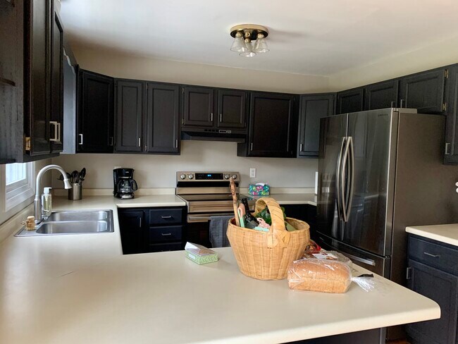 Building Photo - 4841 Olde Forest Dr